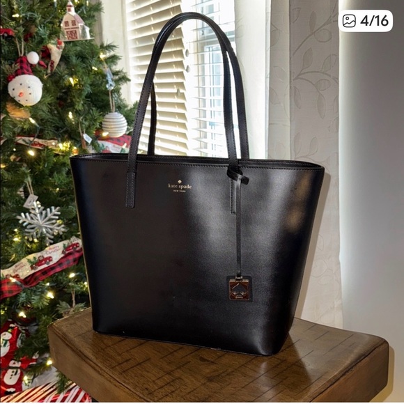 kate spade Handbags - Kate Spade Elegant Black Tote